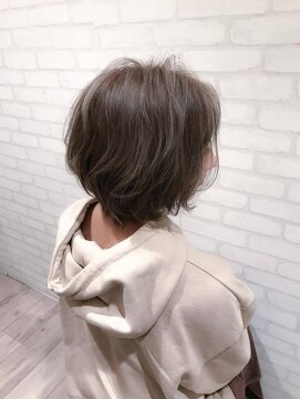 ヘアメイク シュシュ(Hair make chou chou) ハイライトグレージュことりベージュ毛先パーマ30代40代