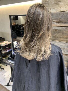 トルネード(TORNADO) ミルクティーベージュハイライトバレイヤージュ