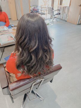 グロウ(GLOW produce by Ange) グレージュ×レイヤー