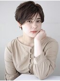 ショートヘア ひし形シルエット ニュアンスパーマショート