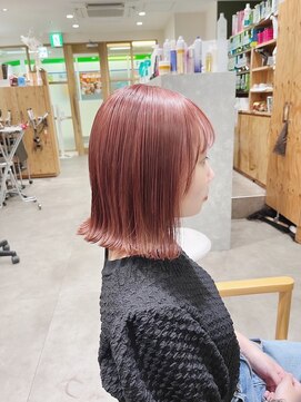 エン(eNN) 前髪あり前下がりボブ/ピンクベージュ/ピンクカラー