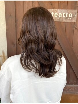 ティアトロアンドリミテバイティアトロ(teatro&limite by teatro) ヘーゼルブラウン　ベージュ系カラー　ミディアムレイヤー