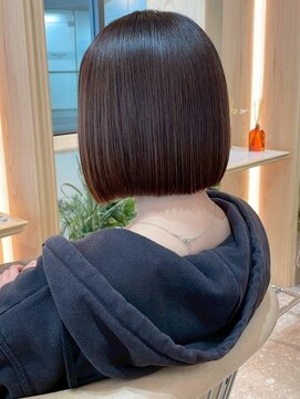 グリッター 仙台中央店(GRITTERs) グレージュ 切りっぱなしボブ ミニボブ 髪質改善 20代