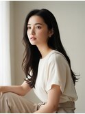 黒髪ロングが美しい、大人っぽい雰囲気のヘアスタイル