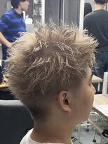 ゼストプール(ZEST POOL)&nbsp;イメチェンに持ってこい！ハイトーンスパイキーショート