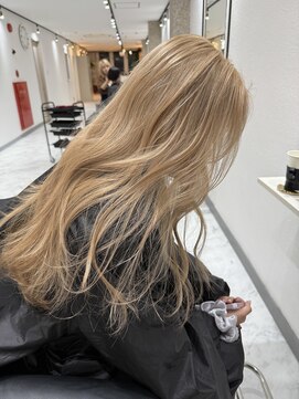 ヴィア 京都烏丸(Via) ケアブリーチ/ダブルカラー/ベージュ/アッシュカラー/髪質改善