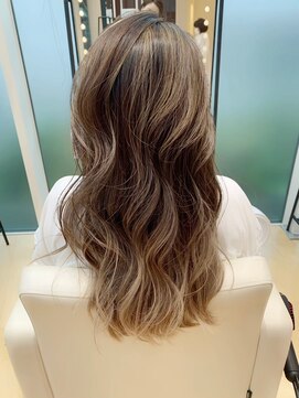 ジュイール(jouir) 三鷹白髪ぼかしハイライトショートボブウルフショートカット韓国