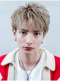 ハイライトミルクティーベージュツーブロックメンズマッシュ