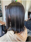 くびれボブ×外ハネ切りっぱなし