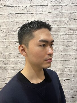 グレイスフル バーバープラチナム 六本木店(Graceful Barber platinum) ビジネスショート/刈り上げ/グラデーション/黒髪/アップバング
