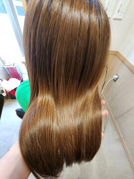 チュエベルパーチ 20代30代40代髪質改善斜めバングデザインカラーシルキーベージュ