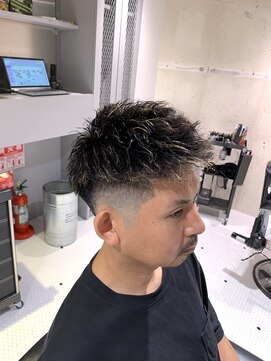 フランクスバーバーザスタンド(Frank’s barber the stand) メンズビジネスアップバングベリーショート眉毛F