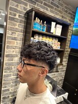 ミリオンバックス 御徒町店(Million Backs)&nbsp;スペインカール/フェード/波巻き<理容室>[メンズ/シェービング]