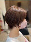ショートカットくびれショート前下がりボブベージュカラー