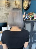 ホワイトシルバー×ボブ