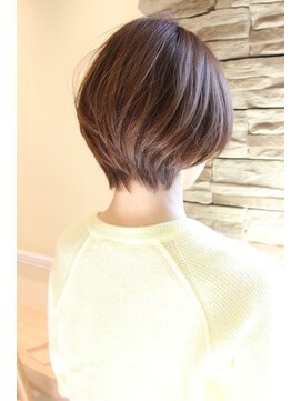 レウナ 外苑前(Reuna) 【30代40代50代】カットで決まる大人可愛いショートボブ