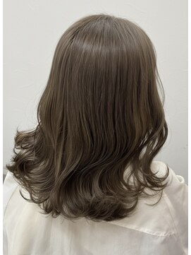 キイ ギンザ(k.e.y GINZA) ミルクティーグレージュ/銀座/東銀座/築地/新橋