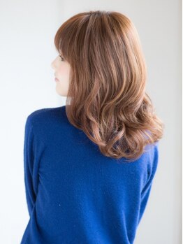 イヴァルヴ(EVOLVE)の写真/大人女性が気になるボリュームも、EVOLVEのパーマデザインで柔らか/ナチュラルな質感に♪［髪質改善］