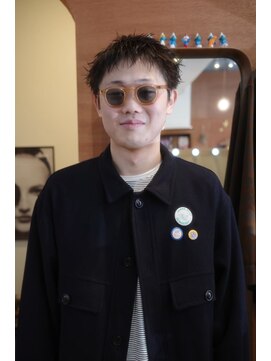 エディ(Edy) スパイキーショート刈り上げニュアンスパーマメンズ眉毛カット