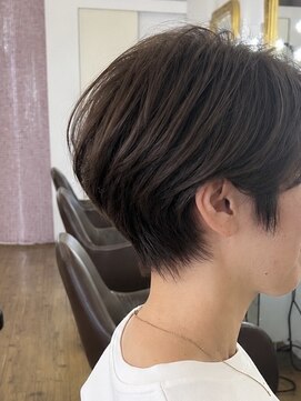 コワファースト 別府 丸みくびれショート