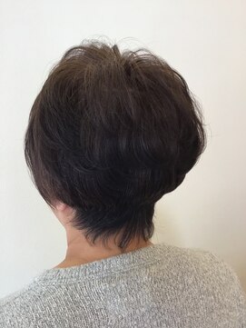 ヒカ ヘアーデザイン(Hika hair design) マダムショート