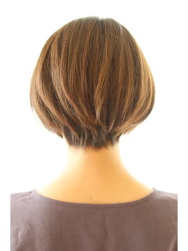 レウナ 外苑前(Reuna) 【30代40代50代】カットで決まる大人可愛いひし形ショート