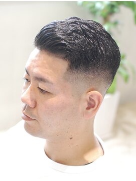 ハングアウト(Hangout) バーバースタイル/フェードカット/サイドパート/刈り上げ