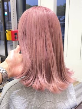 アフューズバイストゥー(Vfuse by StueW) 外ハネミディアム /サーモンピンク[倉敷][岡山]