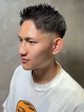 ディスイズバーバーサード(THIS IS BARBER 3rd) フェードカット　刈り上げ　ソフトモヒカン　アップバング