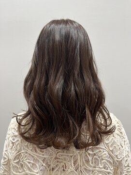 アリュア(Allure) ワンカラーでほんのりオレンジブラウン♪