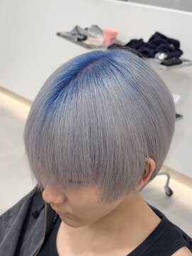 アールプラスヘアサロン(ar+ hair salon) ルーツカラー ブルー×シルバー