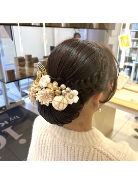 アイディー バイ ケンジ(id. by KENJE) 成人式まとめ髪