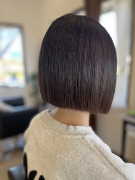 コア フィール ア デイ(COIFFURE A DAY) 【ぱっつんボブ】M3Dサラツヤメニュー