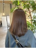 オリーブベージュ