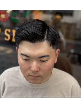 フォーコーナーズ(Four Corners) スキンフェードツーブロック刈り上げジェットモヒカンマンバン