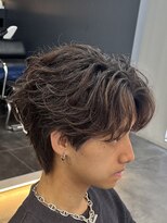 バース バイ ハピネス(BIRTH by happiness)&nbsp;韓国へアカルマパーマワックスなしセンターパート黒髪ウルフ