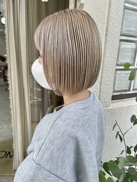 ロマーリ(LOMARLIE) ミニボブ丸みボブ_角を削ったまとまりのある重めボブ