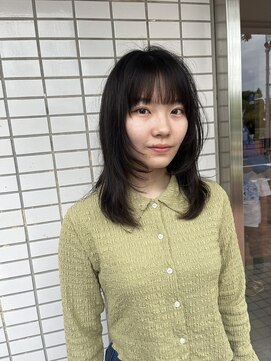 スタニング 渋谷(STUNNING.) 顔まわりレイヤー　ウルフカットは