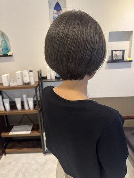 レオ(LEO) ショートスタイル　ブリーチなしグレー