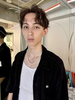 メンズレコ 渋谷(MEN'S LECO)&nbsp;ブルーブラックフェザーパーマ刈り上げセンターパート