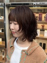 ピークアブー ワン(PEEK-A-BOO ONE)&nbsp;ウルフパーマミディアムヘア顔まわりカットレイヤーカット