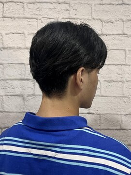 グレイスフルバーバー 赤坂見附店 ナチュラルなセンターパートスタイル