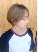小顔に見えるオシャレ丸みショート!耳掛け◎