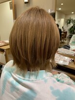 美容室 アイディー i-dee レイヤーぱつっとボブ