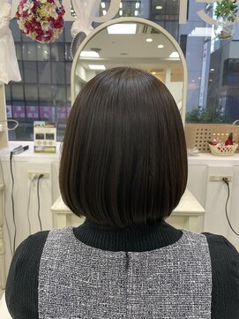 アルターシェリー(aL-ter che'rie) 内巻きボブ[イメチェン/ハッシュカット/フルバング]