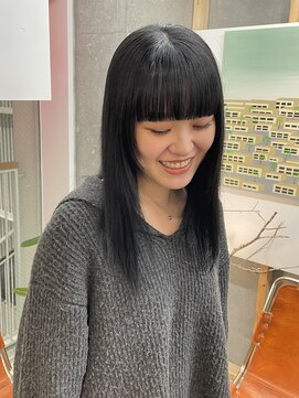 カサネ(casane) 暗髪カラー×ぱっつん前髪