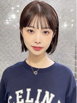 メゾンアクア 表参道(Maison ACQUA) 切りっぱなしボブチェリーブラウンミニウルフ前髪縮毛矯正表参道