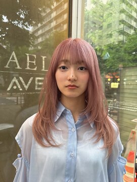 カエルムアヴェダ(CAELUM AVEDA) レイヤーカット×ピンクベージュ
