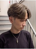センターパート×細めフルハイライト