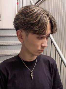 メゾンフォーメン(Maison for men) センターパート×細めフルハイライト